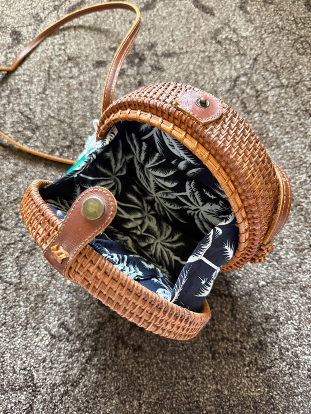 Round Woven Crossbody Purse NWT - Picture 2 of 8